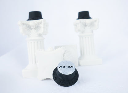 CLASSIC CALIFORNIA S STYLE KNOB 3 PIECE SET - WHITE MARBLE/CARBON FIBER BLACK