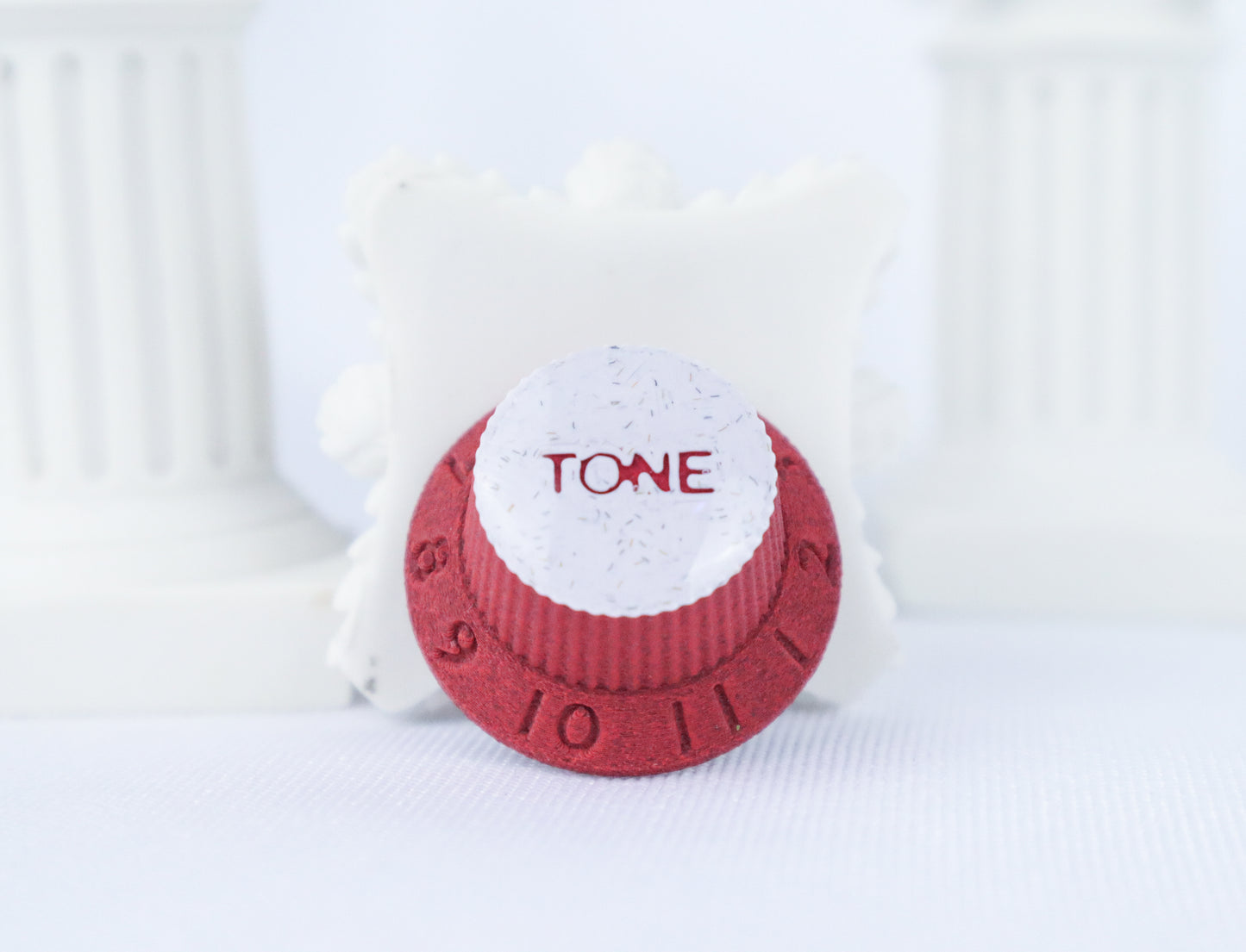 CLASSIC CALIFORNIA S STYLE KNOB 3 PIECE SET -  WHITE MARBLE/CARBON FIBER RED