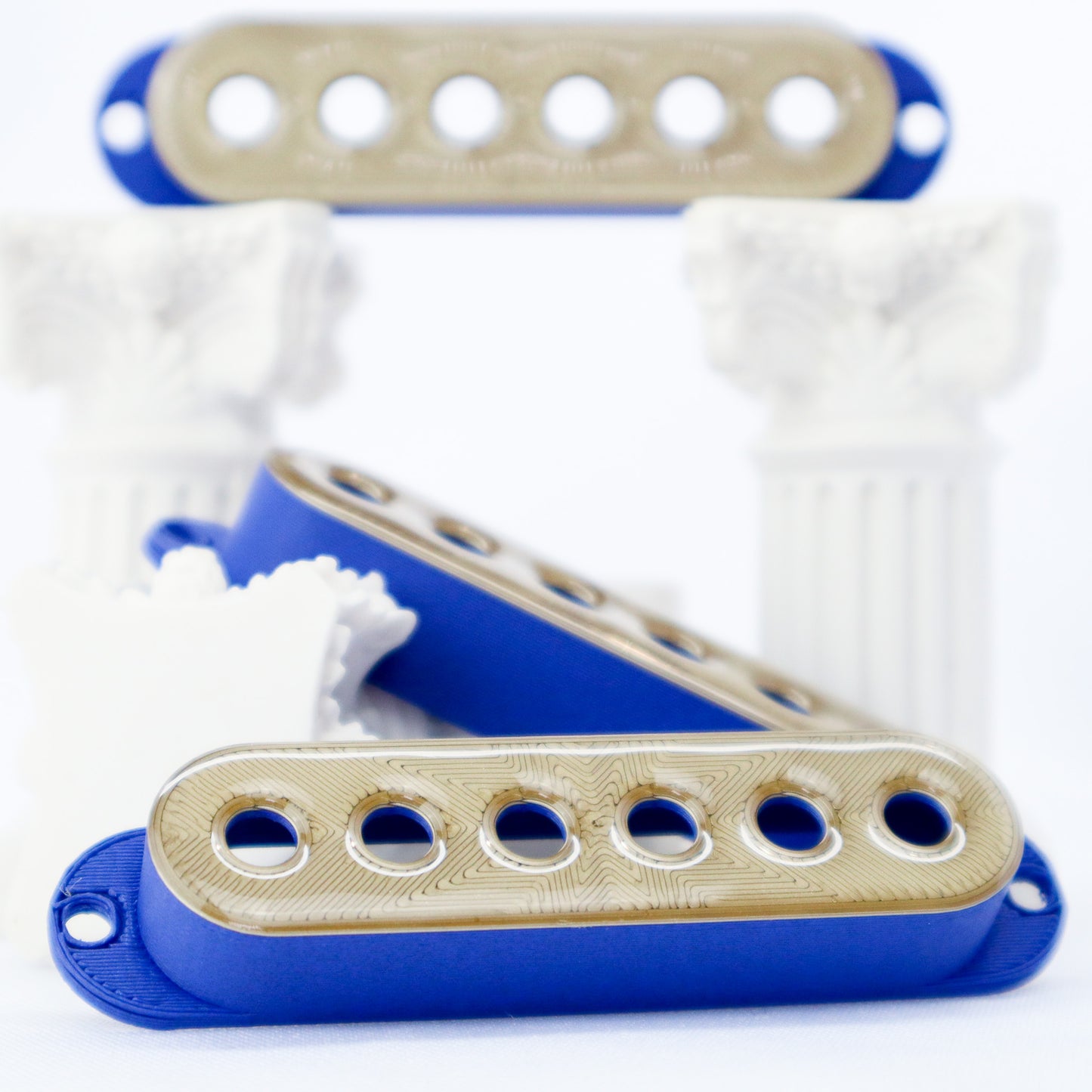 SINGLE COIL 52MM CUSTOM PICKUP COVER - IRIDIUM GOLD METALLIC/CARBON FIBER BLUE (SET OF 3)