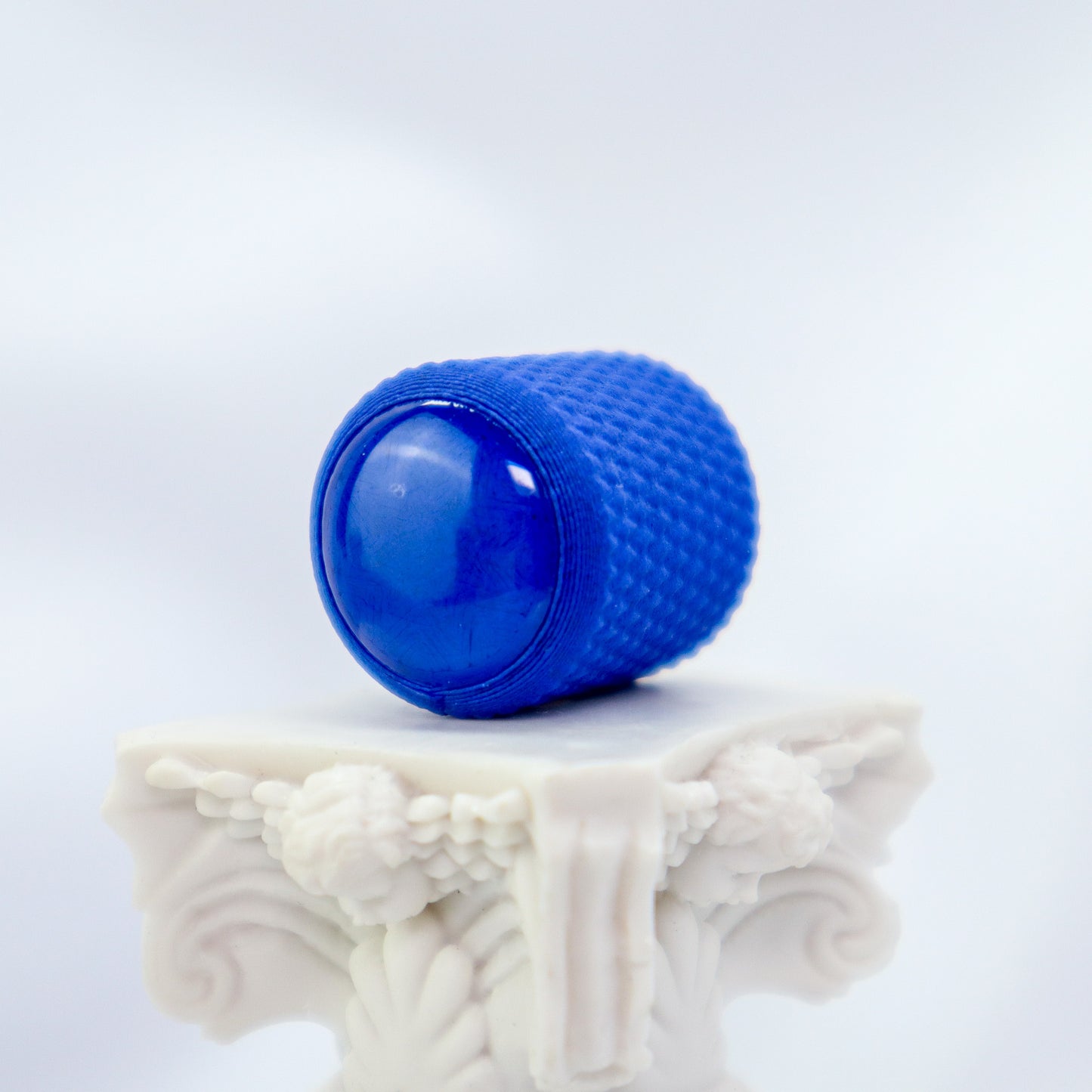 DOMED KNOB W/KNURLING & SET SCREW 6MM - ROYAL BLUE CARBON FIBER INFUSED(SINGLE KNOB)