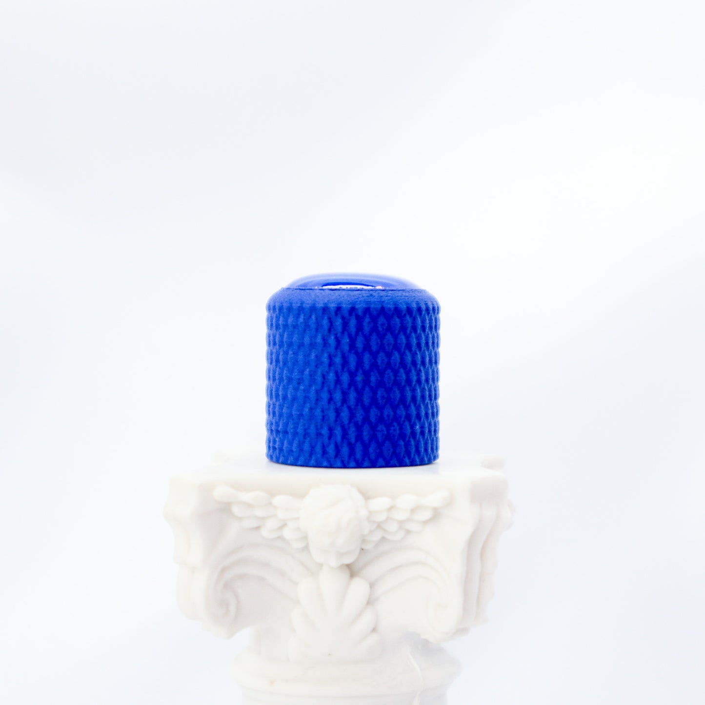 DOMED KNOB W/KNURLING & SET SCREW 6MM - ROYAL BLUE CARBON FIBER INFUSED(SINGLE KNOB)